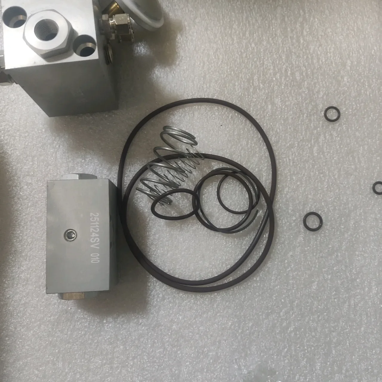 2605699220 Genuine air Intake Valve Repair Kits One-stop Sale of Industrial air Compressor Parts Customization - Image 2