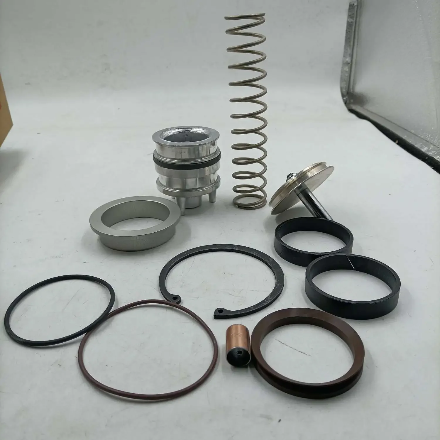 89808639 55-75kw Minimum Pressure Valve Maintenance Kits One-stop Sale of Industrial air Compressor Parts Whole Sales - Image 4