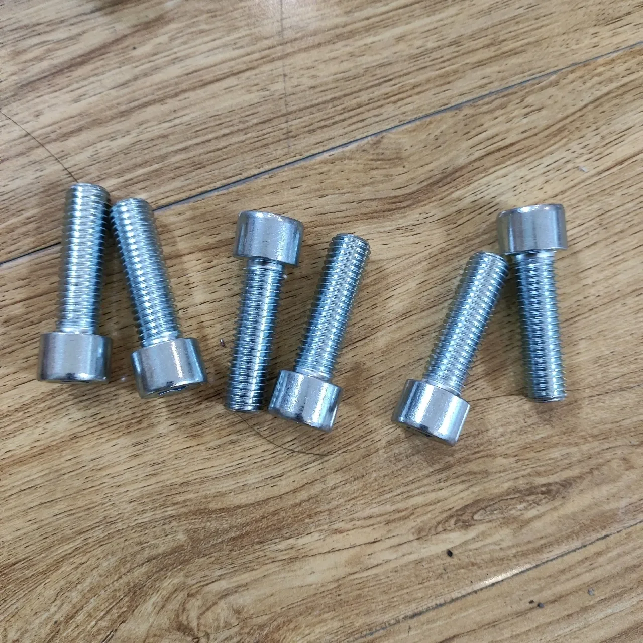 air Compressor Spare Parts A93040870 CYLIND.SCREW High Quality Custom Screws, Non-standard Customization - Image 2