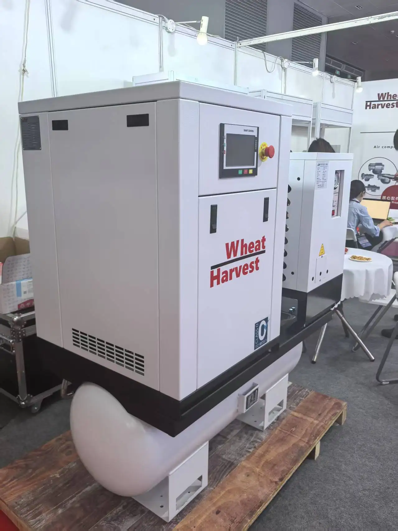 Oil-free Scroll Air Compressor Complete Machine Made Jiangsu China 3.7KW-55KW Brand Wheat Harvest Metal Construction 2-Year - Image 3