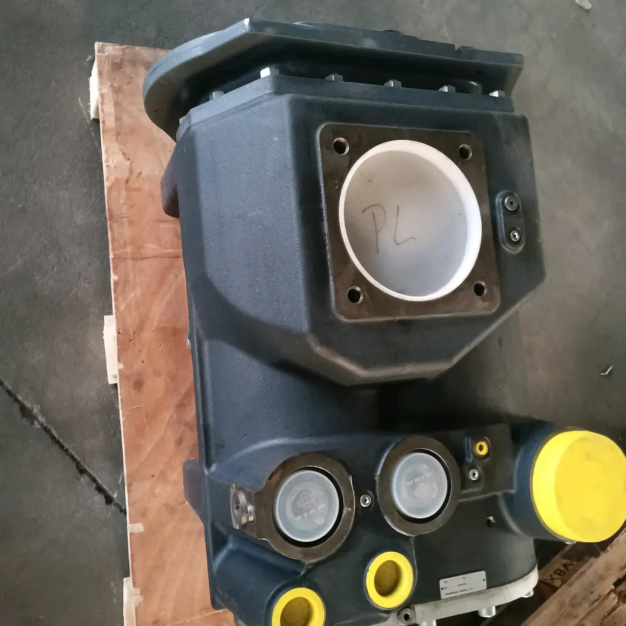 air End 04029592 E75 Industrial Air Compressor Spare Parts with Good Quality - Image 4