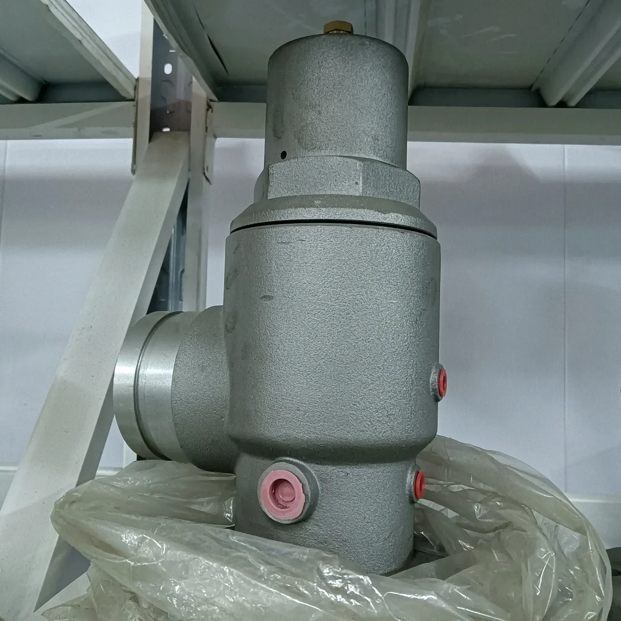 A11513474 =100014900 Minimum Pressure Valve Industrial air Compressor Parts Factory Direct Sales