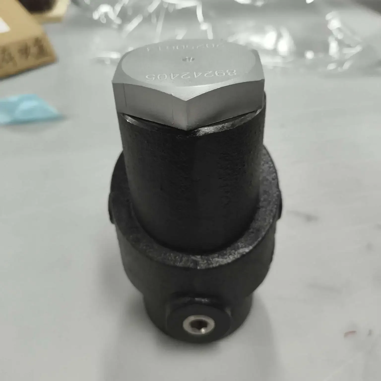 89242405 Minimum Pressure Valve Industrial air Compressor Parts Factory Direct Sales - Image 2